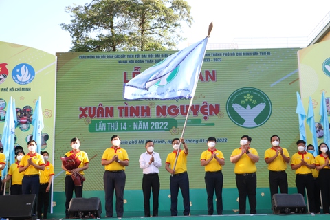 Ngày đầu năm, ra quân chiến dịch Xuân tình nguyện - Ảnh 1. Ngày đầu năm, ra quân chiến dịch Xuân tình nguyện - Ảnh 1.