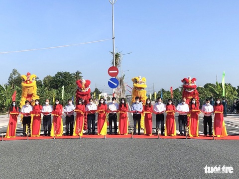 Đồng Tháp khánh thành đường dài 2,2km chi phí 477 tỉ đồng - Ảnh 1. Đồng Tháp khánh thành đường dài 2,2km chi phí 477 tỉ đồng - Ảnh 1.