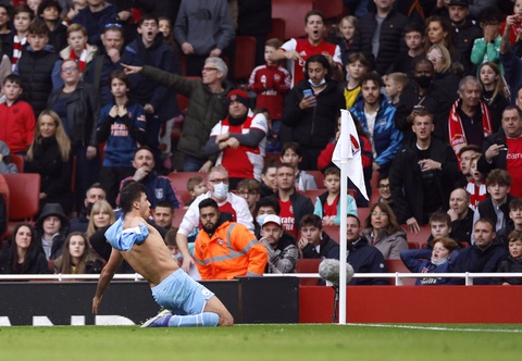 Arsenal mất người, Man xanh thắng ngược ở phút cuối - Ảnh 5. Arsenal mất người, Man xanh thắng ngược ở phút cuối - Ảnh 5.