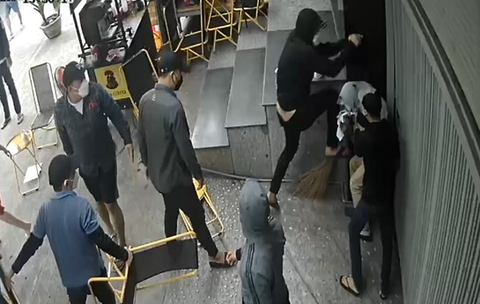 Tạm giữ nhóm nghi phạm vây đánh giám đốc công ty ở quận 12, TP.HCM - Ảnh 1. Tạm giữ nhóm nghi phạm vây đánh giám đốc công ty ở quận 12, TP.HCM - Ảnh 1.