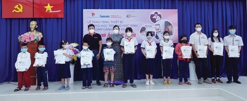 Vượt khó, đóng góp trách nhiệm với cộng đồng - Ảnh 1. Vượt khó, đóng góp trách nhiệm với cộng đồng - Ảnh 1.