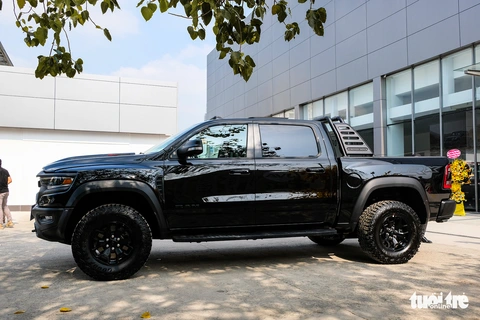 RAM 1500 TRX - bán tải mạnh nhất, đắt nhất Việt Nam giá 7,9 tỉ đồng - Ảnh 3. RAM 1500 TRX - bán tải mạnh nhất, đắt nhất Việt Nam giá 7,9 tỉ đồng - Ảnh 3.