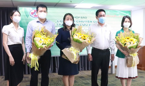 Việt Nam nghiên cứu thành công sản phẩm phòng ngừa, hỗ trợ điều trị COVID-19 từ thảo dược - Ảnh 1. Việt Nam nghiên cứu thành công sản phẩm phòng ngừa, hỗ trợ điều trị COVID-19 từ thảo dược - Ảnh 1.