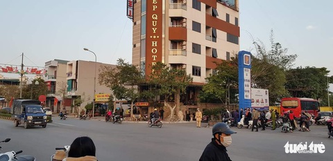 Khám khẩn cấp khách sạn dân chơi rỉ tai, khởi tố chủ về hành vi đòi nợ kiểu xã hội đen - Ảnh 1. Khám khẩn cấp khách sạn dân chơi rỉ tai, khởi tố chủ về hành vi đòi nợ kiểu xã hội đen - Ảnh 1.