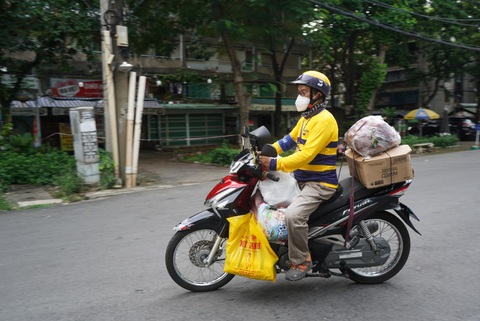 Tài xế công nghệ cuối năm: cuốc xe nhiều, thưởng cao - Ảnh 1. Tài xế công nghệ cuối năm: cuốc xe nhiều, thưởng cao - Ảnh 1.