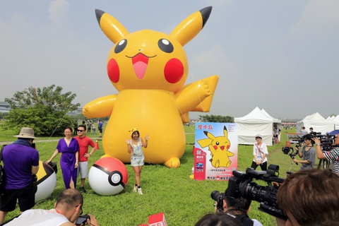 Hai cảnh sát Mỹ bị sa thải vì mải bắt Pokemon, quên bắt cướp - Ảnh 1. Hai cảnh sát Mỹ bị sa thải vì mải bắt Pokemon, quên bắt cướp - Ảnh 1.