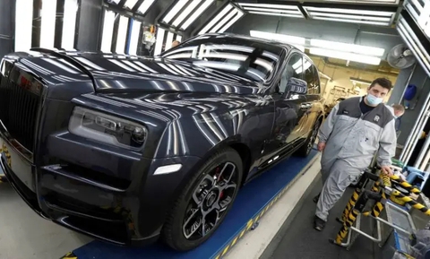 COVID-19 giúp Rolls-Royce phá kỷ lục bán hàng như thế nào? - Ảnh 1. COVID-19 giúp Rolls-Royce phá kỷ lục bán hàng như thế nào? - Ảnh 1.