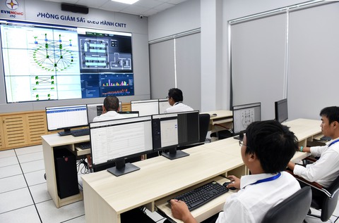 Chuyển đổi số ngành điện TP.HCM: Người dân là trung tâm - Ảnh 1. Chuyển đổi số ngành điện TP.HCM: Người dân là trung tâm - Ảnh 1.