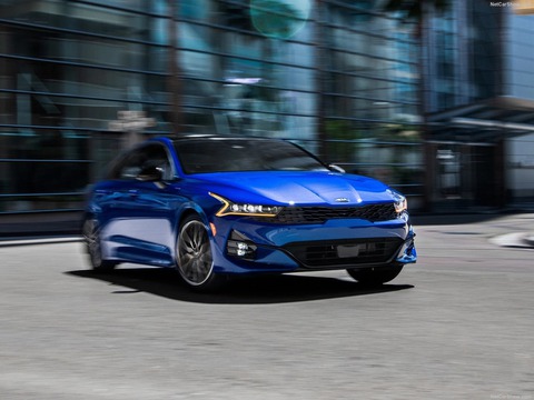 10 ôtô bán ít nhất Việt Nam năm 2021: Toyota góp 4 mẫu xe - Ảnh 7. 10 ôtô bán ít nhất Việt Nam năm 2021: Toyota góp 4 mẫu xe - Ảnh 7.