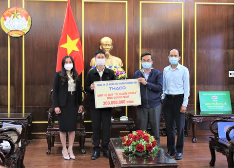 THACO ủng hộ chương trình Tết Vì người nghèo năm 2022 hơn 16 tỉ đồng - Ảnh 2. THACO ủng hộ chương trình Tết Vì người nghèo năm 2022 hơn 16 tỉ đồng - Ảnh 2.