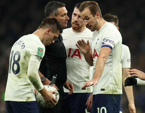 Tottenham gặp hung thần VAR, tiếp tục gục ngã trước Chelsea - Ảnh 2. Tottenham gặp hung thần VAR, tiếp tục gục ngã trước Chelsea - Ảnh 2.