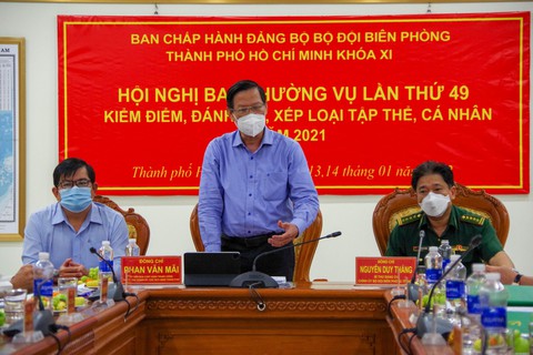 Chủ tịch UBND TP.HCM Phan Văn Mãi: TP vượt đại dịch có công sức lớn bộ đội biên phòng - Ảnh 2. Chủ tịch UBND TP.HCM Phan Văn Mãi: TP vượt đại dịch có công sức lớn bộ đội biên phòng - Ảnh 2.
