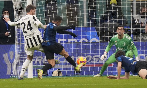 Alexis Sanchez ghi bàn phút 120+1, Inter giành Siêu cúp Ý - Ảnh 2. Alexis Sanchez ghi bàn phút 120+1, Inter giành Siêu cúp Ý - Ảnh 2.
