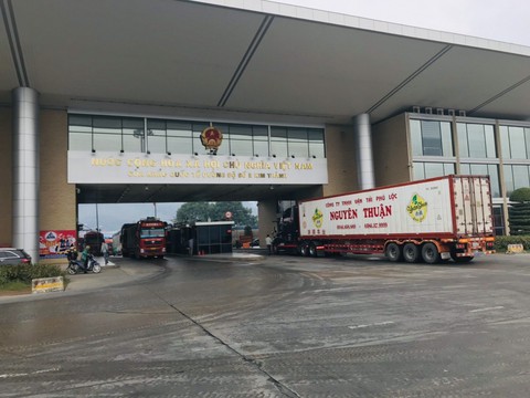 Cửa khẩu Móng Cái và Kim Thành chính thức thông quan trở lại mặt hàng thanh long - Ảnh 1. Cửa khẩu Móng Cái và Kim Thành chính thức thông quan trở lại mặt hàng thanh long - Ảnh 1.