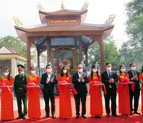 Chủ tịch nước cắt băng khánh thành Nhà bia ghi danh liệt sĩ ở Quảng Nam - Ảnh 1. Chủ tịch nước cắt băng khánh thành Nhà bia ghi danh liệt sĩ ở Quảng Nam - Ảnh 1.