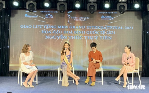 Nguyễn Thúc Thùy Tiên nhận học bổng 350 triệu đồng từ Trường đại học Hoa Sen - Ảnh 2. Nguyễn Thúc Thùy Tiên nhận học bổng 350 triệu đồng từ Trường đại học Hoa Sen - Ảnh 2.