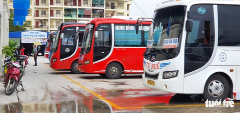 Quá rối khi địa phương tự nâng lên vùng đỏ, yêu cầu dự tiệc cưới phải test COVID-19 - Ảnh 2. Quá rối khi địa phương tự nâng lên vùng đỏ, yêu cầu dự tiệc cưới phải test COVID-19 - Ảnh 2.
