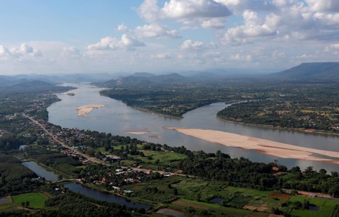 Mực nước sông Mekong thấp kỷ lục năm thứ 3 liên tiếp - Ảnh 1. Mực nước sông Mekong thấp kỷ lục năm thứ 3 liên tiếp - Ảnh 1.