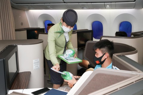 Thỏa sức shopping trên không trung với bộ sưu tập quà lưu niệm Bamboo Airways - Ảnh 3. Thỏa sức shopping trên không trung với bộ sưu tập quà lưu niệm Bamboo Airways - Ảnh 3.