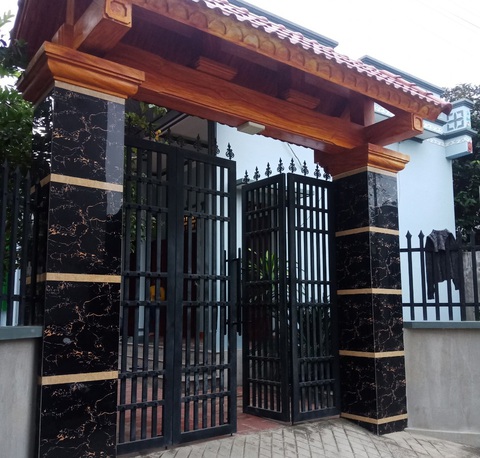 Xã khóa cổng gia đình có người cách ly tại nhà, huyện chỉ đạo mở khóa vì phản cảm - Ảnh 3. Xã khóa cổng gia đình có người cách ly tại nhà, huyện chỉ đạo mở khóa vì phản cảm - Ảnh 3.