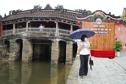 Hơn 20 tỉ dành cho tu bổ Chùa Cầu - Ảnh 1. Hơn 20 tỉ dành cho tu bổ Chùa Cầu - Ảnh 1.