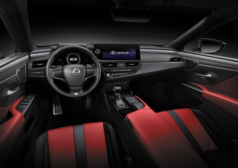 Lexus ra mắt 3 mẫu xe F Sport tại Việt Nam: Giá từ 2,56 tỉ đồng, cạnh tranh BMW M và Mercedes-AMG - Ảnh 4. Lexus ra mắt 3 mẫu xe F Sport tại Việt Nam: Giá từ 2,56 tỉ đồng, cạnh tranh BMW M và Mercedes-AMG - Ảnh 4.