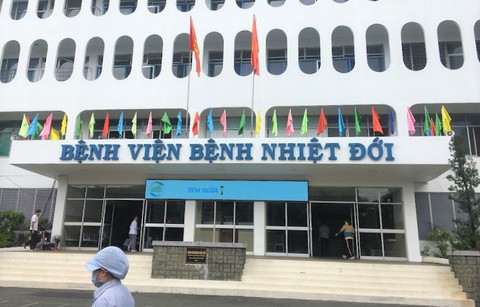 TP.HCM thêm một ca nhiễm biến chủng Omicron là cụ bà 82 tuổi từ Mỹ về - Ảnh 1. TP.HCM thêm một ca nhiễm biến chủng Omicron là cụ bà 82 tuổi từ Mỹ về - Ảnh 1.