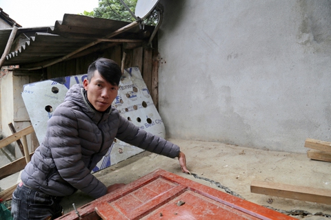 Thủy điện vận hành, nhiều nhà dân bị lún nứt - Ảnh 2. Thủy điện vận hành, nhiều nhà dân bị lún nứt - Ảnh 2.