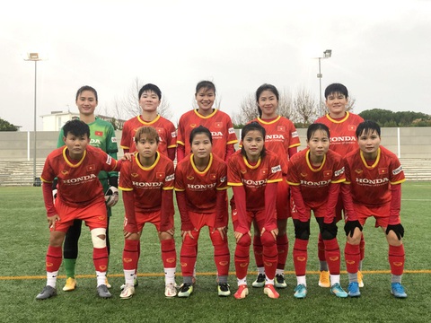 13 cầu thủ đội tuyển nữ Việt Nam dương tính với COVID-19, khó khăn thêm chồng chất - Ảnh 1. 13 cầu thủ đội tuyển nữ Việt Nam dương tính với COVID-19, khó khăn thêm chồng chất - Ảnh 1.