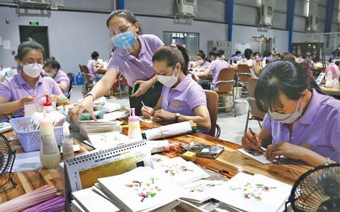 Niềm vui cánh thiệp Việt - Ảnh 2. Niềm vui cánh thiệp Việt - Ảnh 2.