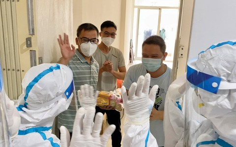 Mỗi người đều đã mạnh mẽ hơn - Ảnh 7. Mỗi người đều đã mạnh mẽ hơn - Ảnh 7.