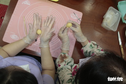 Hương vị Tết xưa: ‘Bánh trái cây làm xong chẳng nỡ... ăn - Ảnh 4. Hương vị Tết xưa: ‘Bánh trái cây làm xong chẳng nỡ... ăn - Ảnh 4.