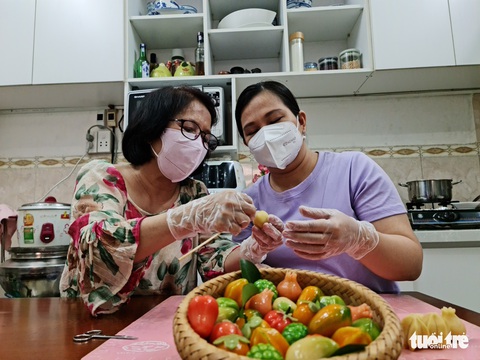 Hương vị Tết xưa: ‘Bánh trái cây làm xong chẳng nỡ... ăn - Ảnh 11. Hương vị Tết xưa: ‘Bánh trái cây làm xong chẳng nỡ... ăn - Ảnh 11.