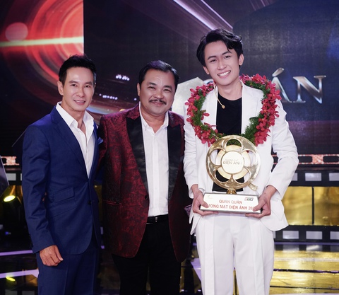 Nhật Hào đăng quang Gương mặt điện ảnh 2021 - Ảnh 5. Nhật Hào đăng quang Gương mặt điện ảnh 2021 - Ảnh 5.