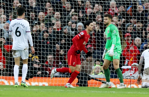 Thắng đậm Brentford, Liverpool tiếp tục bám đuổi Man City - Ảnh 3. Thắng đậm Brentford, Liverpool tiếp tục bám đuổi Man City - Ảnh 3.