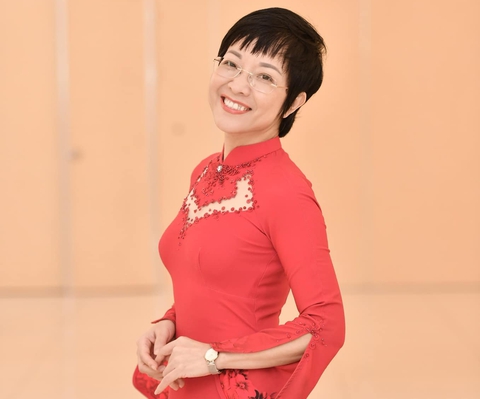 Thảo Vân không dẫn Táo Quân; Uyên Linh, Thùy Chi... thăng hoa trong đêm nhạc Đức Trí - Ảnh 8. Thảo Vân không dẫn Táo Quân; Uyên Linh, Thùy Chi... thăng hoa trong đêm nhạc Đức Trí - Ảnh 8.