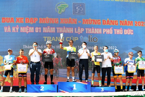 Chùm ảnh: Giải đua xe đạp kỷ niệm 1 năm thành lập thành phố Thủ Đức - Ảnh 7. Chùm ảnh: Giải đua xe đạp kỷ niệm 1 năm thành lập thành phố Thủ Đức - Ảnh 7.