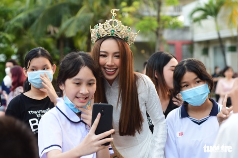 Tết yêu thương cho trẻ mồ côi - Ảnh 1. Tết yêu thương cho trẻ mồ côi - Ảnh 1.