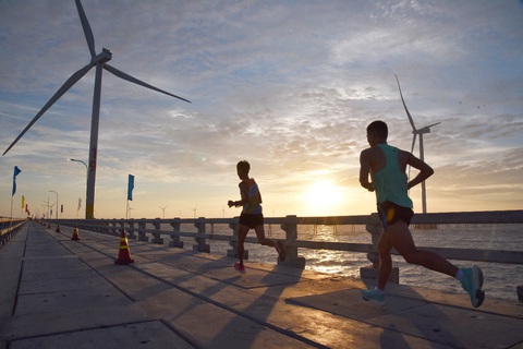 Kết quả cuộc đua marathon Trung Nam ‘Vượt trùng khơi’ 2022 - Ảnh 2. Kết quả cuộc đua marathon Trung Nam ‘Vượt trùng khơi’ 2022 - Ảnh 2.
