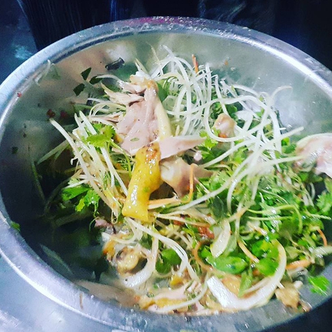 Có một cái Tết không được ăn gỏi gà xé trộn lá vạn thọ của má - Ảnh 2. Có một cái Tết không được ăn gỏi gà xé trộn lá vạn thọ của má - Ảnh 2.