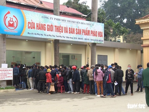 Pháo hoa chính hãng Bộ Quốc phòng cháy hàng - Ảnh 1. Pháo hoa chính hãng Bộ Quốc phòng cháy hàng - Ảnh 1.