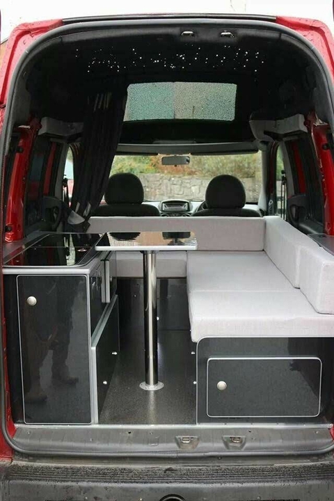 Chiếc motorhome nhanh nhất thế giới giữ kỷ lục 8 năm không bị xô đổ - Ảnh 3. Chiếc motorhome nhanh nhất thế giới giữ kỷ lục 8 năm không bị xô đổ - Ảnh 3.