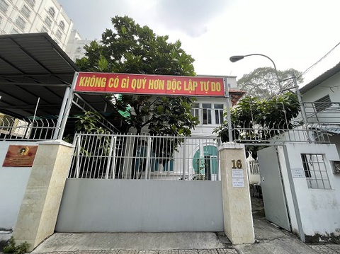 Đội CSGT Phú Lâm và Đội CSGT tuần tra dẫn đoàn dời về chỗ mới - Ảnh 1. Đội CSGT Phú Lâm và Đội CSGT tuần tra dẫn đoàn dời về chỗ mới - Ảnh 1.