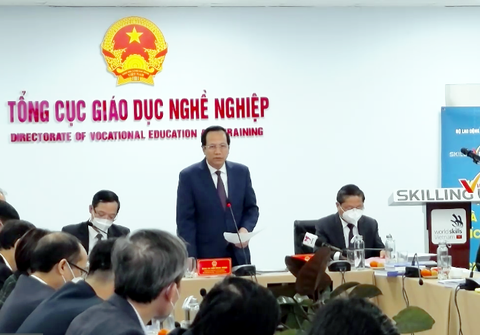 Bộ trưởng Đào Ngọc Dung: Các cơ sở giáo dục nghề nghiệp vẫn còn lạc hậu - Ảnh 2. Bộ trưởng Đào Ngọc Dung: Các cơ sở giáo dục nghề nghiệp vẫn còn lạc hậu - Ảnh 2.
