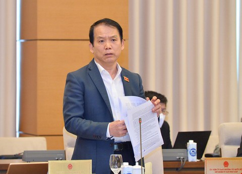 Chủ nhiệm Ủy ban Pháp luật: Khóa cửa gia đình người cách ly là quá so với quy định - Ảnh 1. Chủ nhiệm Ủy ban Pháp luật: Khóa cửa gia đình người cách ly là quá so với quy định - Ảnh 1.