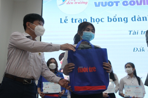 Học bổng Tuổi Trẻ giúp những giấc mơ đại ngàn không vụt tắt - Ảnh 12. Học bổng Tuổi Trẻ giúp những giấc mơ đại ngàn không vụt tắt - Ảnh 12.