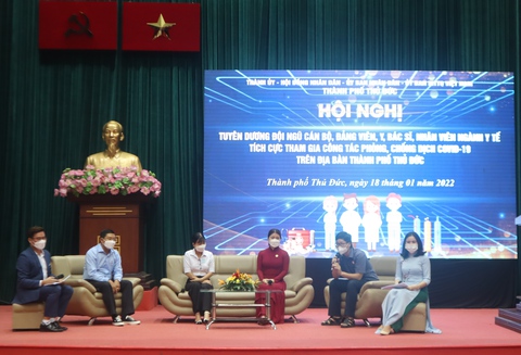 Có người mất trên tay mình, có người mẹ mất để lại 5 con, thầy thuốc chúng tôi phải cố gắng - Ảnh 2. Có người mất trên tay mình, có người mẹ mất để lại 5 con, thầy thuốc chúng tôi phải cố gắng - Ảnh 2.