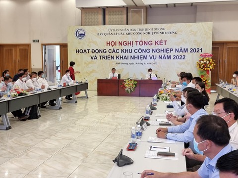 Khu công nghiệp Bình Dương thu hút 1,9 tỉ USD vốn FDI, khát lao động - Ảnh 1. Khu công nghiệp Bình Dương thu hút 1,9 tỉ USD vốn FDI, khát lao động - Ảnh 1.