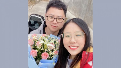 Mắc kẹt vì bị phong tỏa khi đi xem mắt, cô gái Trung Quốc quyết định đính hôn - Ảnh 1. Mắc kẹt vì bị phong tỏa khi đi xem mắt, cô gái Trung Quốc quyết định đính hôn - Ảnh 1.