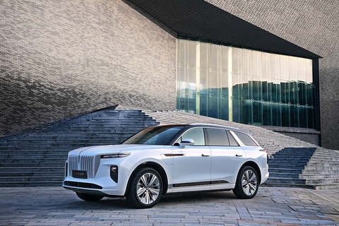 Hãng xe Trung Quốc Hongqi ra mắt 2 mẫu xe mới tại Việt Nam: Dáng Rolls-Royce, giá Mercedes - Ảnh 1. Hãng xe Trung Quốc Hongqi ra mắt 2 mẫu xe mới tại Việt Nam: Dáng Rolls-Royce, giá Mercedes - Ảnh 1.